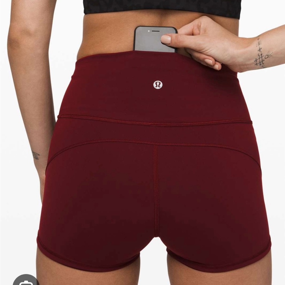 Lululemon Athletica In Movement short Evelin 2.5” Athletic Shorts High-Waisted